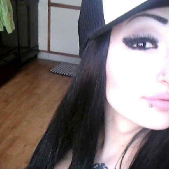 Meet your Posher, Makayla - Picture 1 of 1